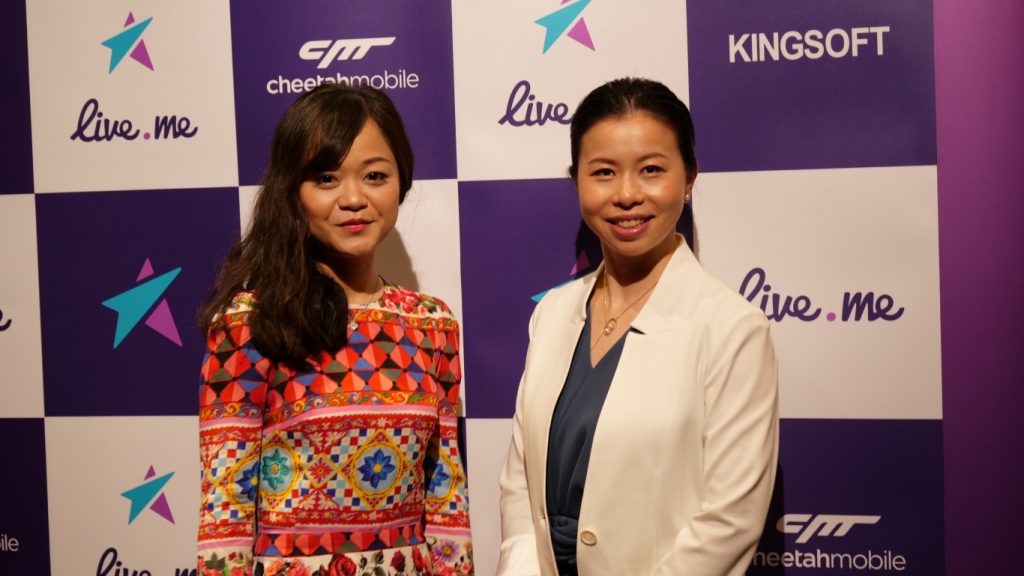 キングソフト 代表取締役社長 兼 CEO 馮 達(写真右)と、Live.me, Inc. CEO 何 雁丹(写真左)