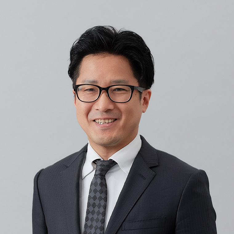 officer-kobayashi 小林 慎太郎-マーケティング本部 本部長